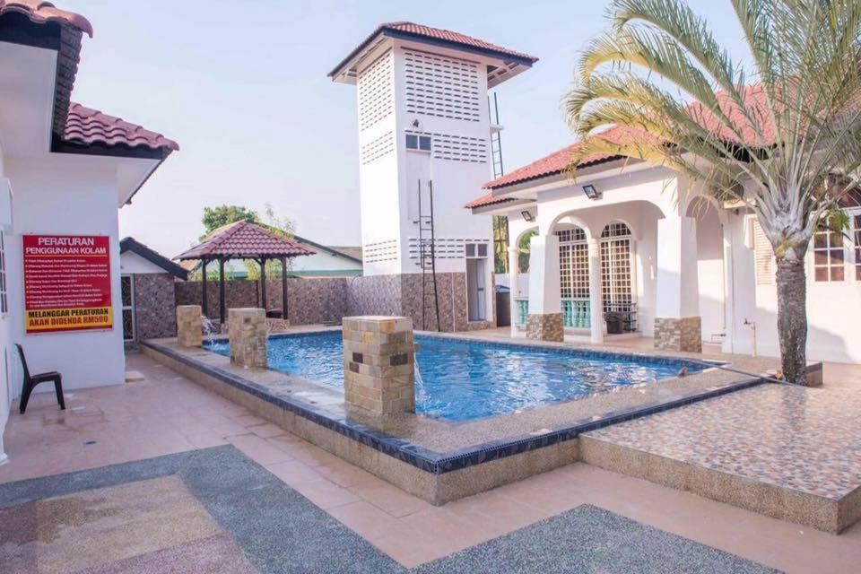 Wan Danisha Villa Inn Кота Бару Екстериор снимка
