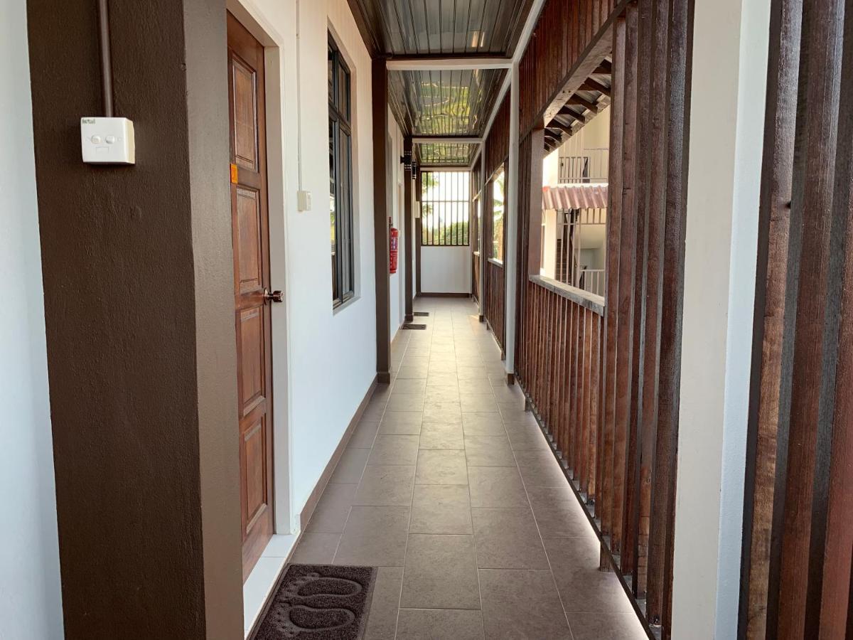 Wan Danisha Villa Inn Кота Бару Екстериор снимка