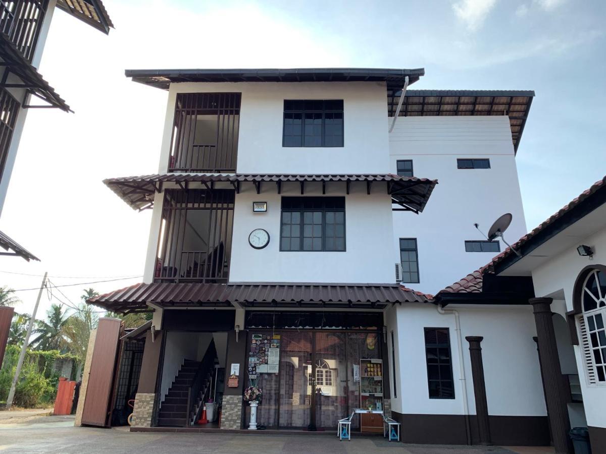 Wan Danisha Villa Inn Кота Бару Екстериор снимка