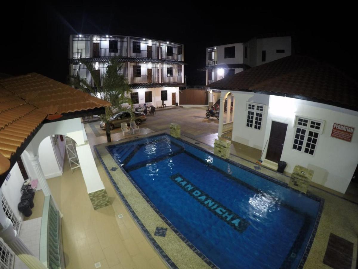 Wan Danisha Villa Inn Кота Бару Екстериор снимка