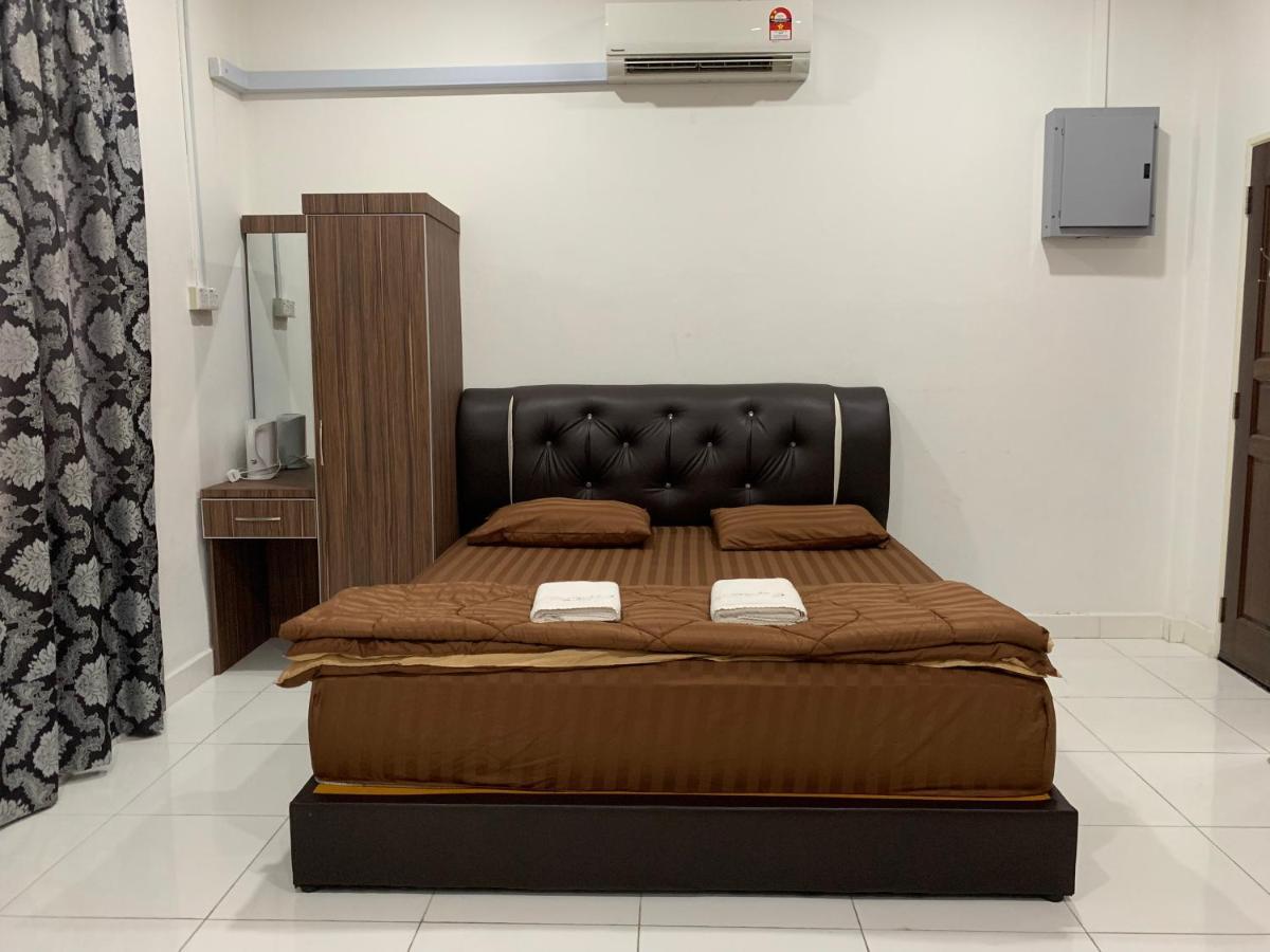 Wan Danisha Villa Inn Кота Бару Екстериор снимка