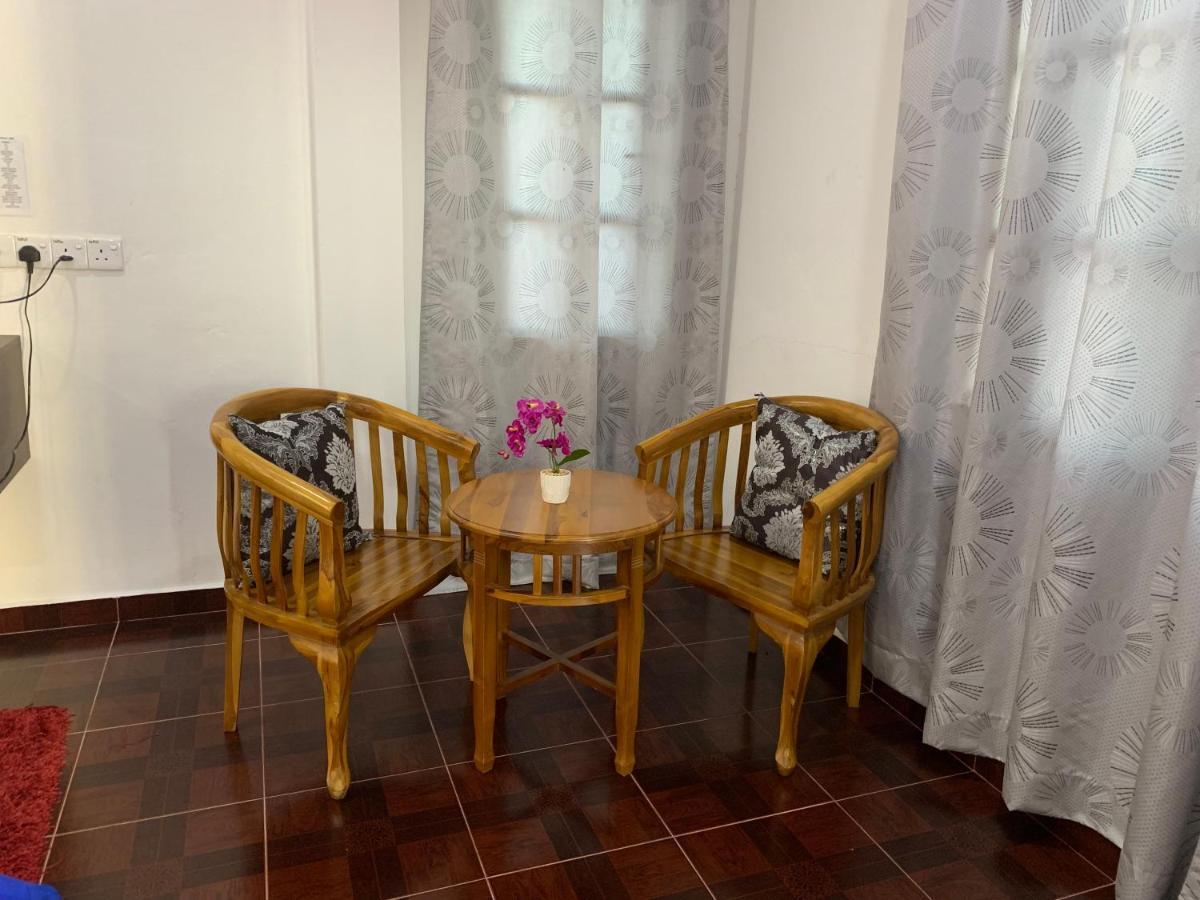 Wan Danisha Villa Inn Кота Бару Екстериор снимка