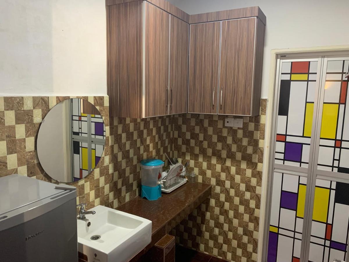 Wan Danisha Villa Inn Кота Бару Екстериор снимка